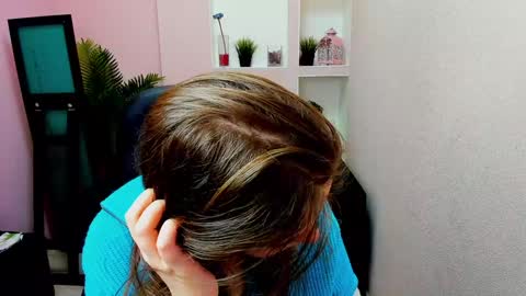 Snapshot of persinaky chatting on 02.02.25 horror flying on the wings of the night.... online show from 02.02.25