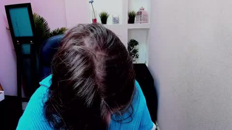 Snapshot of persinaky chatting on 02.08.25 horror flying on the wings of the night.... online show from 02.08.25