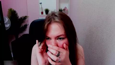 Snapshot of persinaky chatting on 03.01.25 horror flying on the wings of the night.... online show from 03.01.25