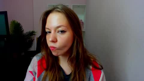 Snapshot of persinaky chatting on 09.09.25 horror flying on the wings of the night.... online show from 09.09.25