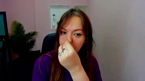 Snapshot of persinaky chatting on 10.04.25 horror flying on the wings of the night.... online show from 10.04.25