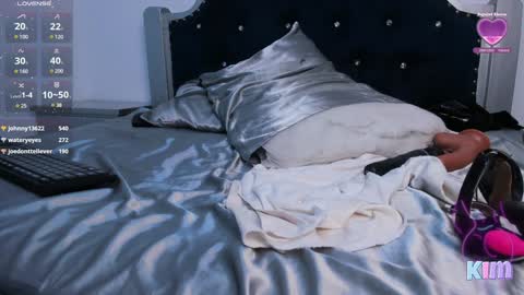 Snapshot of pervert_pantyhose chatting on 12.09.24 Kimberly online show from 12.09.24