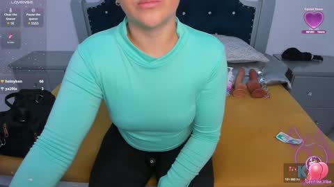 Snapshot of pervert_pantyhose chatting on 12.23.24 Kimberly online show from 12.23.24