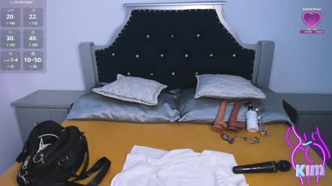 Snapshot of pervert_pantyhose chatting on 01.08.25 Kimberly online show from 01.08.25