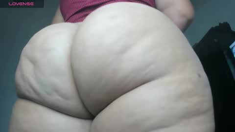 Snapshot of pervertt_mommy chatting on 02.12.25 Alexandra online show from 02.12.25