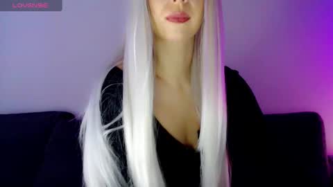 Isabella online show from 01.22.25