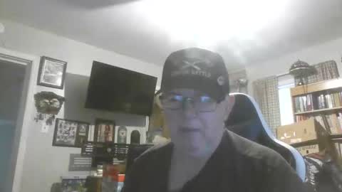 Snapshot of peterinohio57 chatting on 01.01.25 peterinohio57 online show from 01.01.25