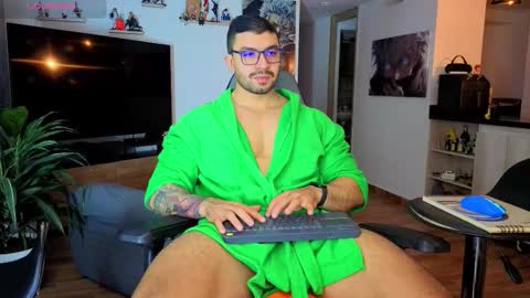 Snapshot of peterjack7 chatting on 12.05.25 Peter Jack online show from 12.05.25