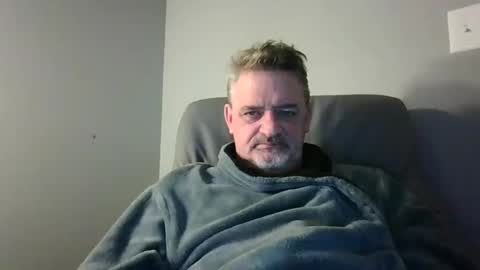 Snapshot of petermelotte8 chatting on 02.19.25 petermelotte8 online show from 02.19.25