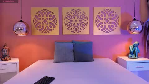 Alice   online show from 10.17.25