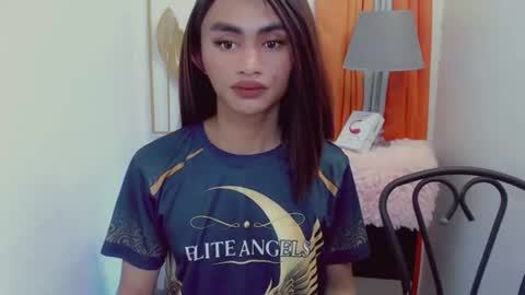 Snapshot of petite_barbie88 chatting on 06.17.26 petite_barbie88 online show from 06.17.26