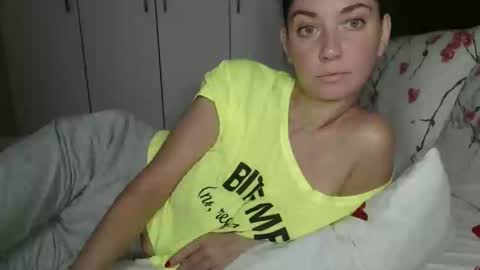 Snapshot of petite_danielle chatting on 09.11.25 petite_danielle online show from 09.11.25