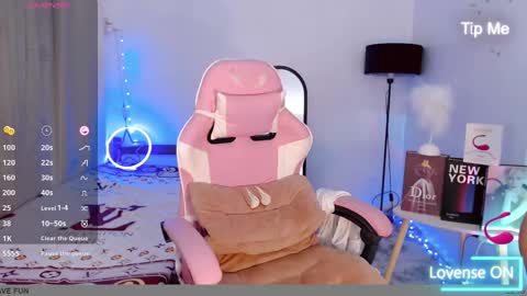 Snapshot of petite_jackyxx chatting on 03.05.25 Jacky online show from 03.05.25