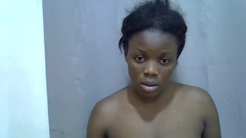 petite_melan online show from 10.03.25