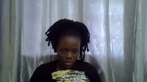 petite_melan online show from 10.18.25