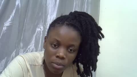 petite_melan online show from 10.26.25