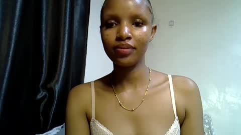 Snapshot of petite_melinda chatting on 06.08.26 petite_melinda online show from 06.08.26