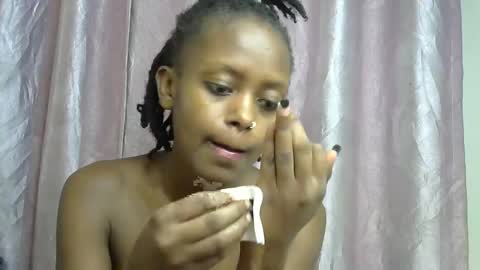 Snapshot of petite_star2 chatting on 12.20.25 petite_star2 online show from 12.20.25