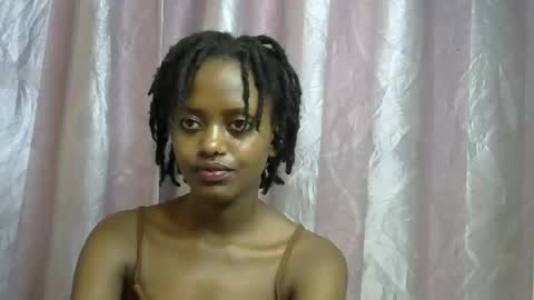 Snapshot of petite_star2 chatting on 01.11.26 petite_star2 online show from 01.11.26