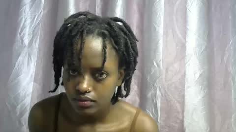 Snapshot of petite_star2 chatting on 01.11.26 petite_star2 online show from 01.11.26