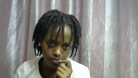 Snapshot of petite_star2 chatting on 01.12.26 petite_star2 online show from 01.12.26