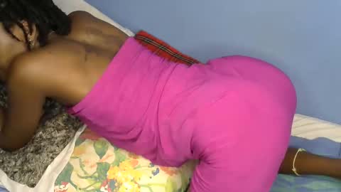 Snapshot of petite_star2 chatting on 02.05.26 petite_star2 online show from 02.05.26