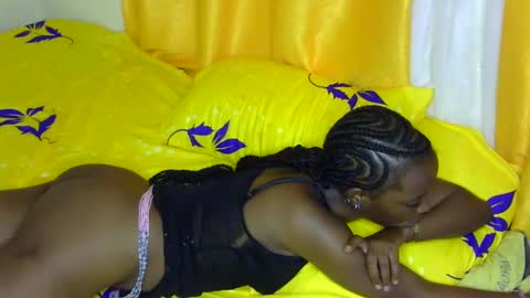 Snapshot of petite_tanya chatting on 12.18.24 Tanya online show from 12.18.24