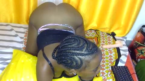 Snapshot of petite_tanya chatting on 12.23.24 Tanya online show from 12.23.24