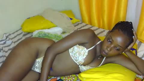 Snapshot of petite_tanya chatting on 01.25.25 Tanya online show from 01.25.25