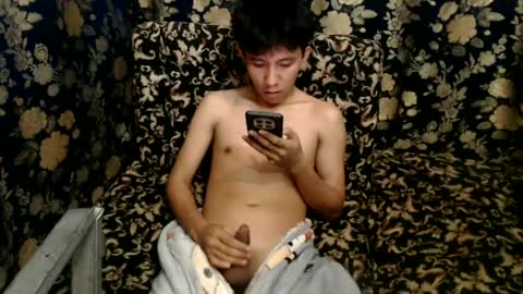 Snapshot of petiteasian_boy chatting on 06.14.26 cute vir online show from 06.14.26