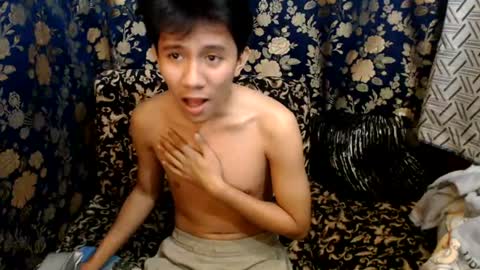 Snapshot of petiteasian_boy chatting on 06.23.26 cute vir online show from 06.23.26