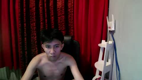 Snapshot of petiteasian_boy chatting on 06.26.26 cute vir online show from 06.26.26