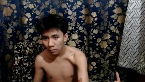Snapshot of petiteasian_boy chatting on 07.15.26 cute vir online show from 07.15.26