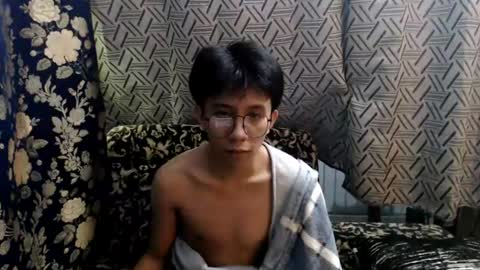 Snapshot of petiteasian_boy chatting on 07.27.26 cute vir online show from 07.27.26