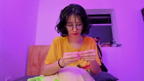 Snapshot of petitee_lunna chatting on 12.19.24 Lunna online show from 12.19.24