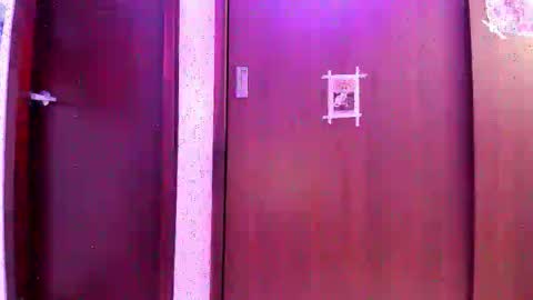 Snapshot of petitee_lunna chatting on 10.18.25 Lunna online show from 10.18.25