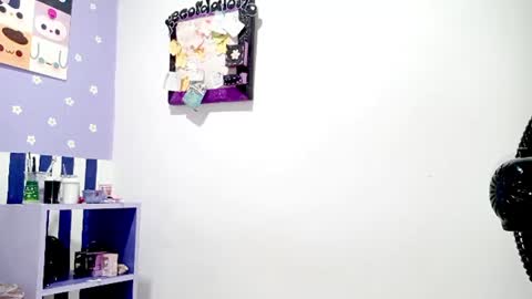 Snapshot of petiteivoryqueen chatting on 06.16.26 danna online show from 06.16.26