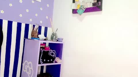 Snapshot of petiteivoryqueen chatting on 07.06.26 danna online show from 07.06.26