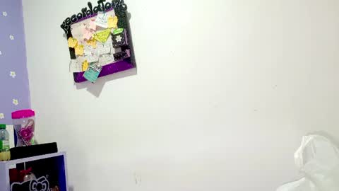 Snapshot of petiteivoryqueen chatting on 07.16.26 danna online show from 07.16.26