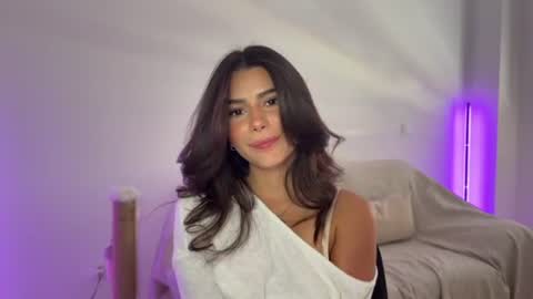 Snapshot of petitenicolex chatting on 07.22.26 Nicolee online show from 07.22.26