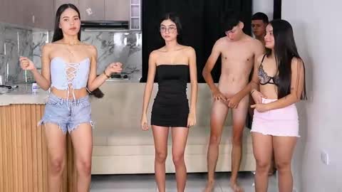 Sara Emma and Nahomy online show from 10.13.25