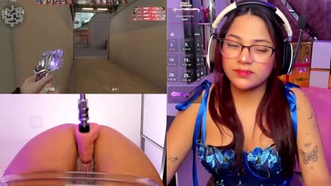 Snapshot of petitesofia_ chatting on 12.26.24 Sofia online show from 12.26.24