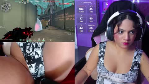 Snapshot of petitesofia_ chatting on 01.27.25 Sofia online show from 01.27.25