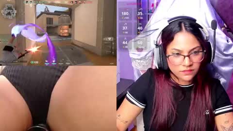 Snapshot of petitesofia_ chatting on 02.10.25 Sofia online show from 02.10.25