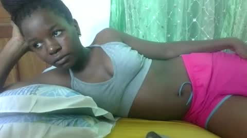 petitesweetchiq online show from 10.04.25