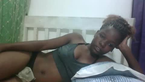 petitesweetchiq online show from 10.18.25