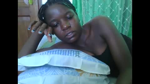 petitesweetchiq online show from 11.28.25