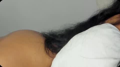 Snapshot of petitgirl_ chatting on 02.15.25 J A S S online show from 02.15.25