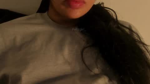 Snapshot of petitgirl_ chatting on 10.20.25 J A S S online show from 10.20.25