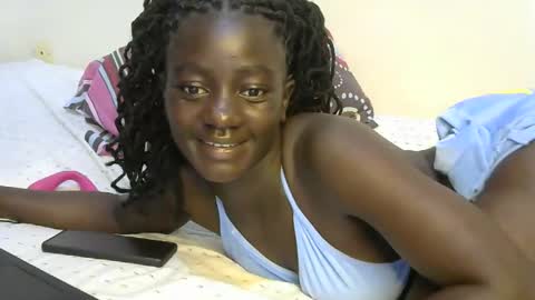Snapshot of petitte_gyaal chatting on 10.11.25 petitte_gyaal online show from 10.11.25